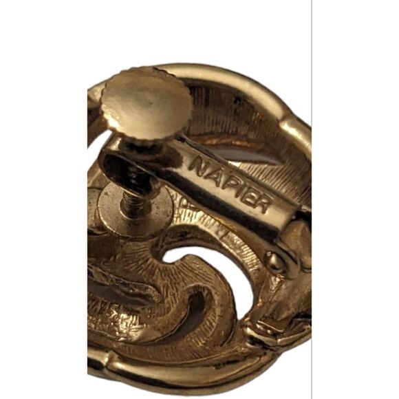 Napier Signed Gold Tone Swirl Screw‎ back Earring Studs Vintage - Picture 3 of 3
